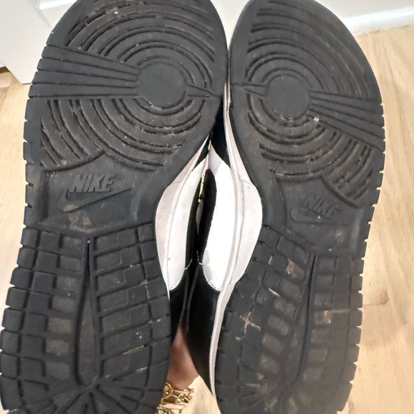 Nike Dunks low Black and White Sneakers - Picture 7 of 8